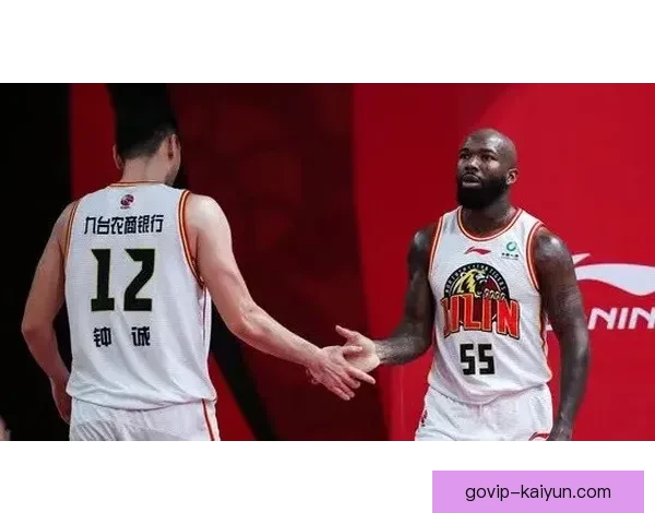 吉马良斯展现惊艳赛季，球队表现备受关注，状态回暖明显