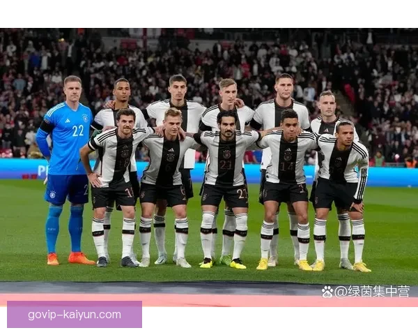 沃尔夫斯堡球迷热情不减，主场氛围火热助球队迎战对手