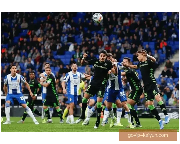 西甲埃尔萨达尔球场表现稳健，坐拥主场优势助力球队争夺佳绩