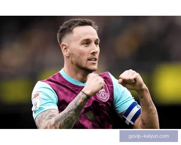 英超朗斯塔夫状态回暖，近期表现值得关注